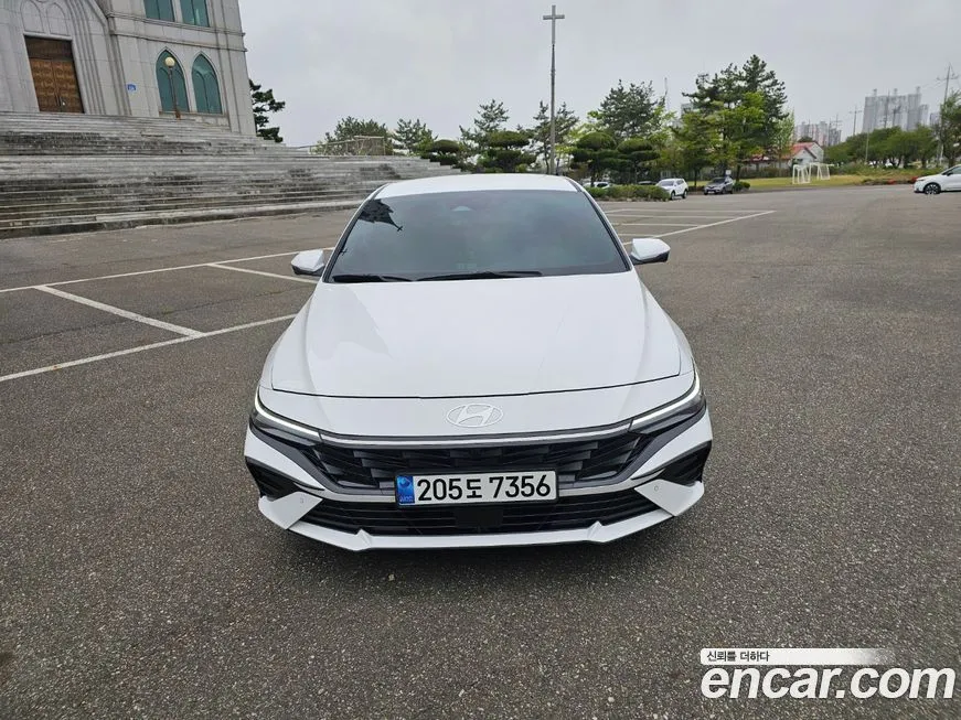 Hyundai AVANTE — фото 1