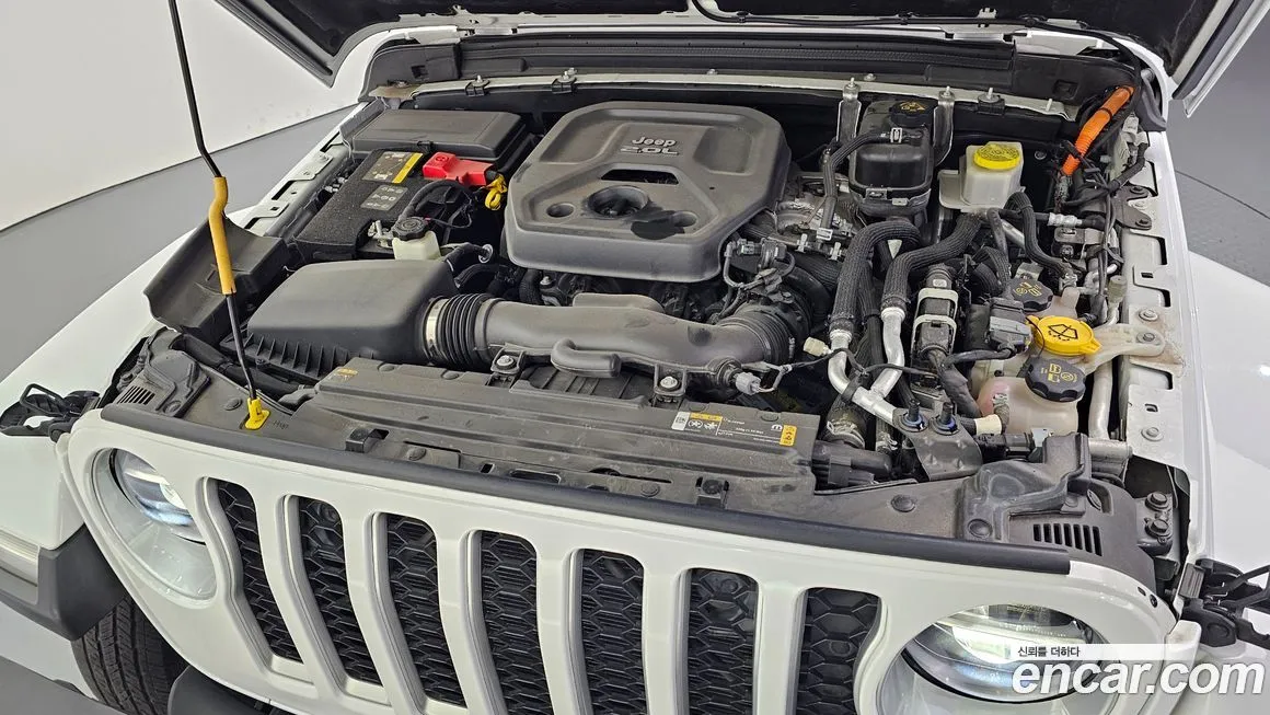 Jeep Wrangler — фото 7
