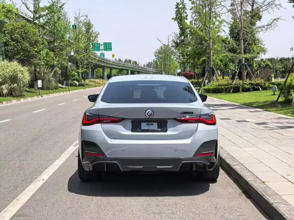 BMW i4 — фото 6
