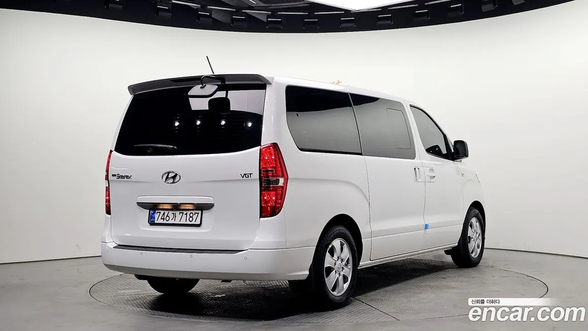 Hyundai Starex — фото 5