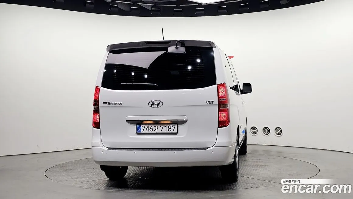 Hyundai Starex — фото 8