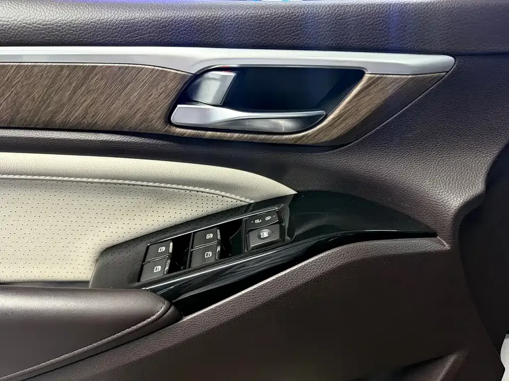 GAC Motor Trumpchi M8 — фото 3