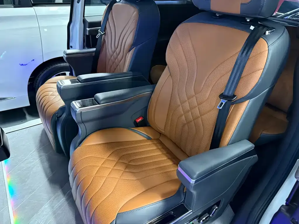 GAC Motor Trumpchi M8 — фото 10