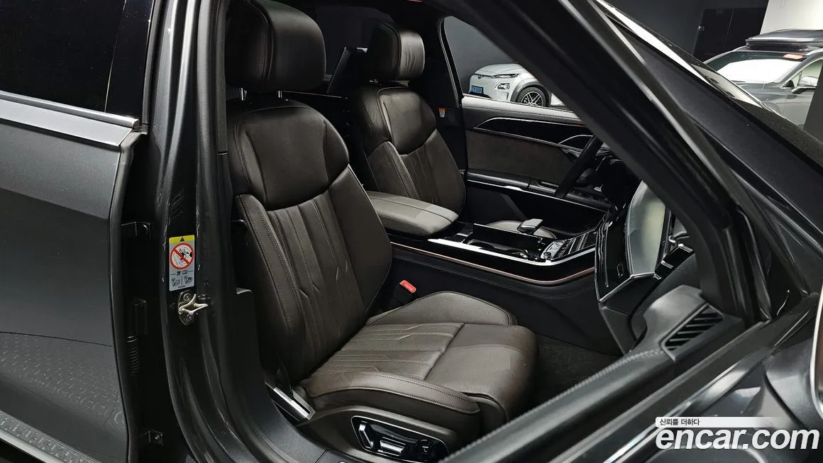 Audi A8 — фото 10