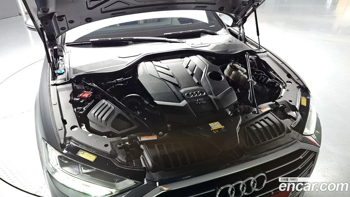 Audi A8 — фото 7