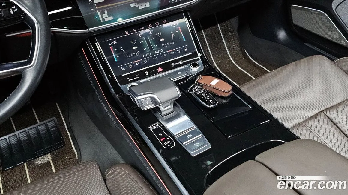 Audi A8 — фото 5