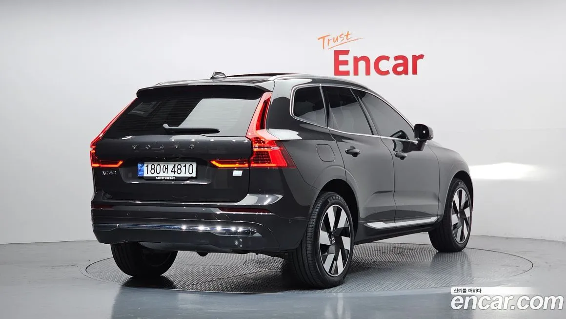 Volvo XC60 — фото 7