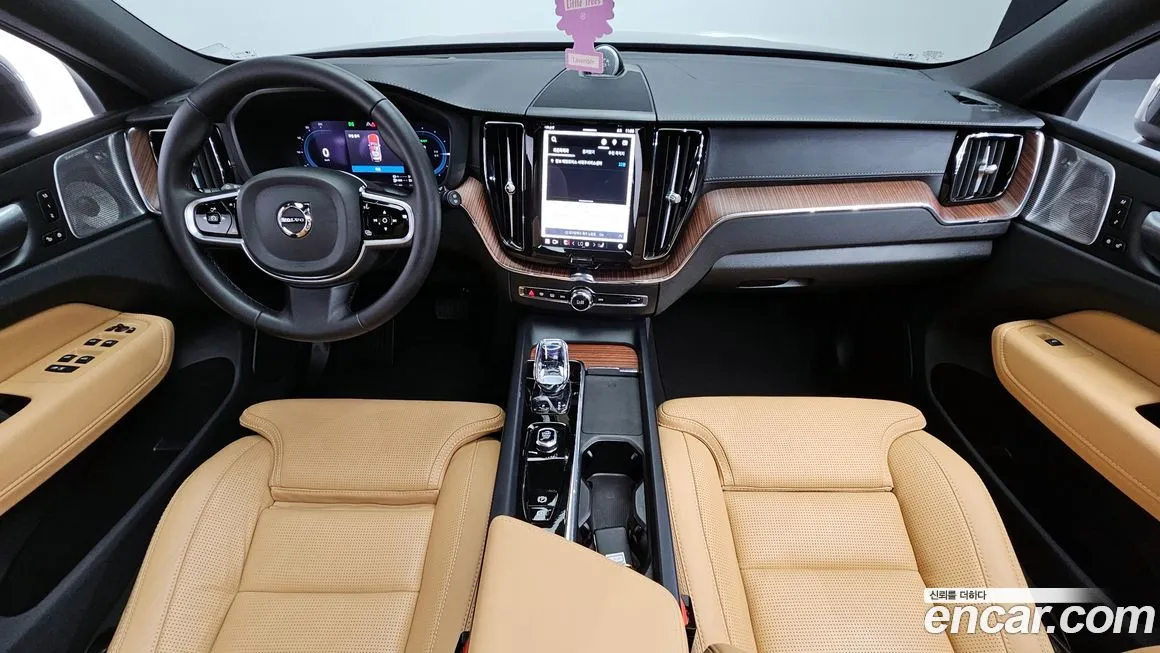 Volvo XC60 — фото 10