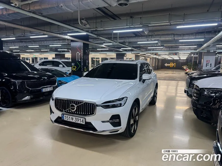 Volvo XC60 — фото 1