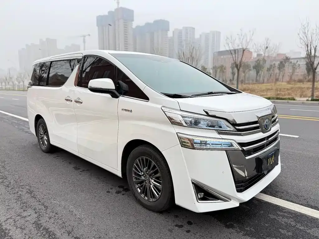 Toyota Vellfire — фото 4