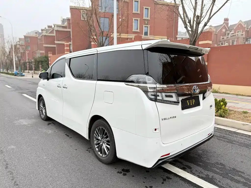 Toyota Vellfire — фото 5