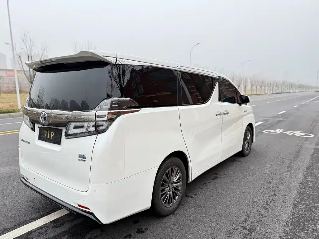 Toyota Vellfire — фото 7