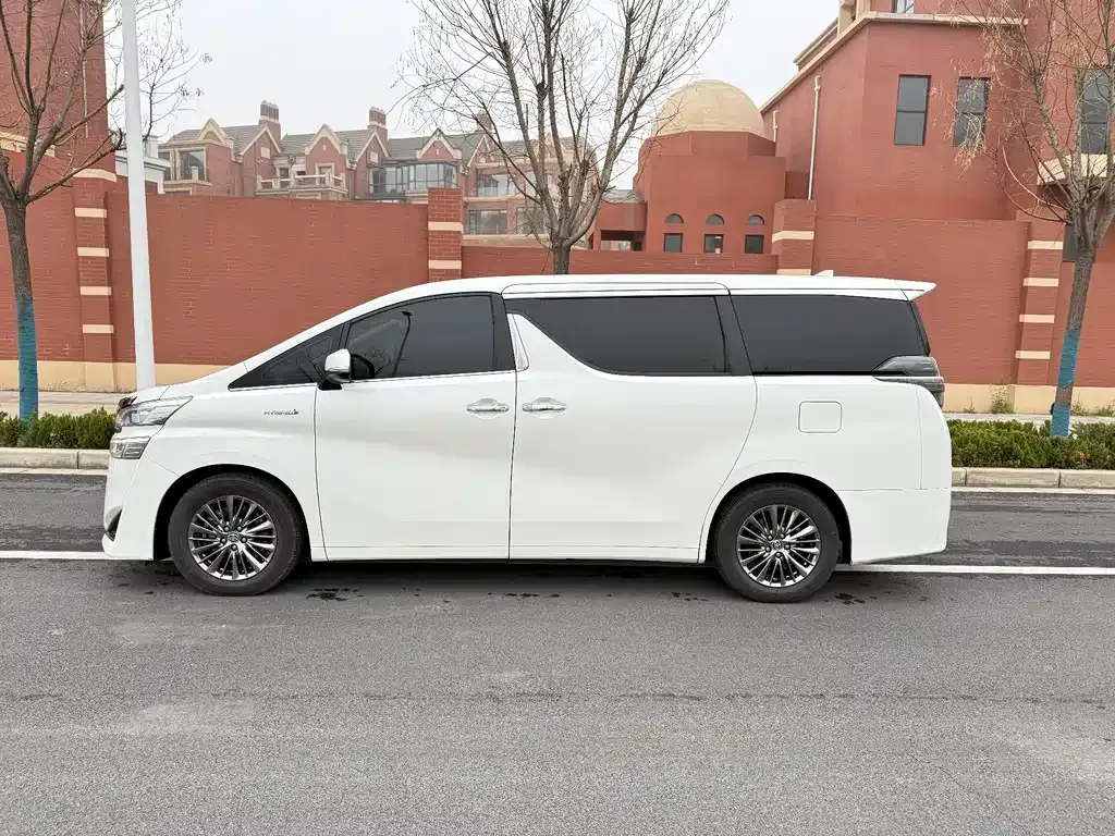 Toyota Vellfire — фото 9