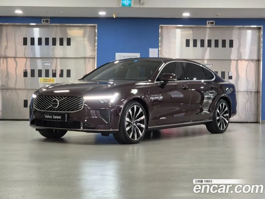 Volvo S90 — фото 1