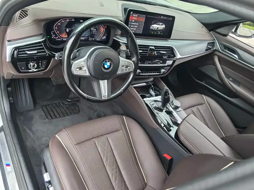 BMW 5 Series — фото 10