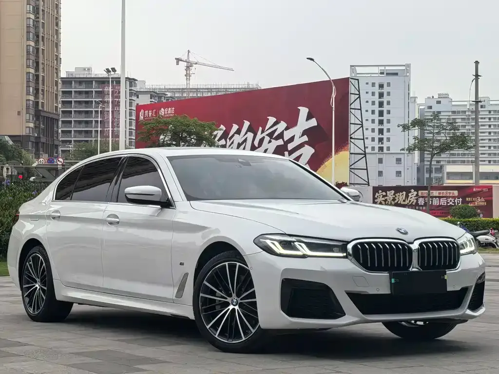 BMW 5 Series — фото 4