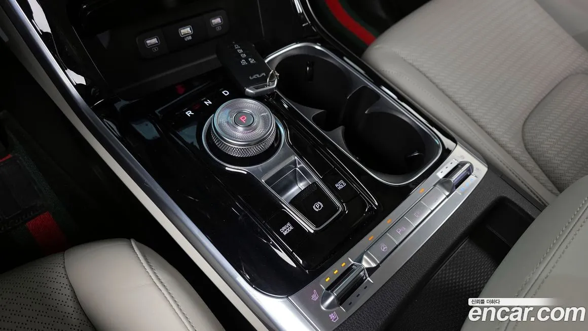 Kia Carnival — фото 10