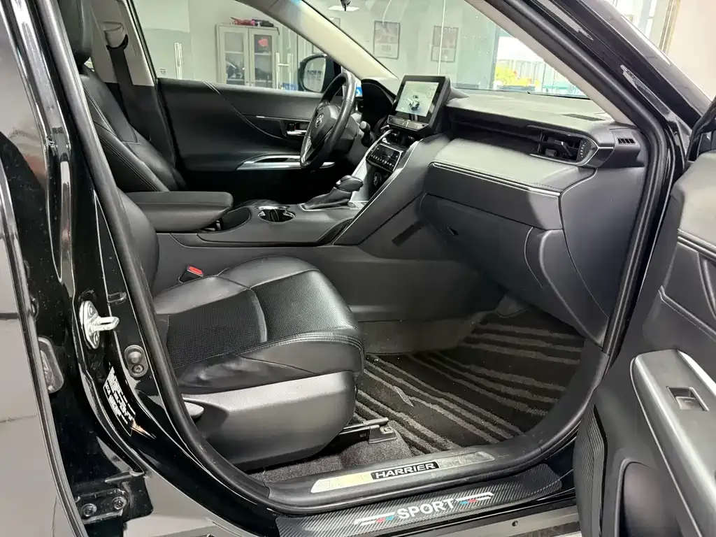 Toyota Harrier — фото 8