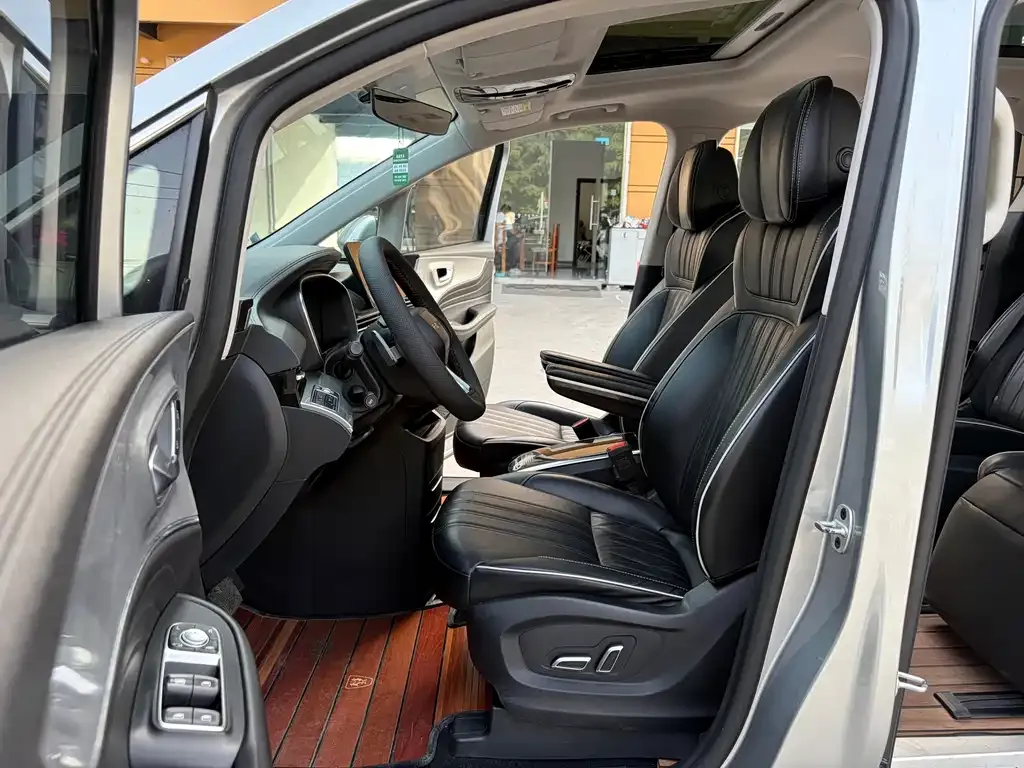 Roewe iMAX8 — фото 6
