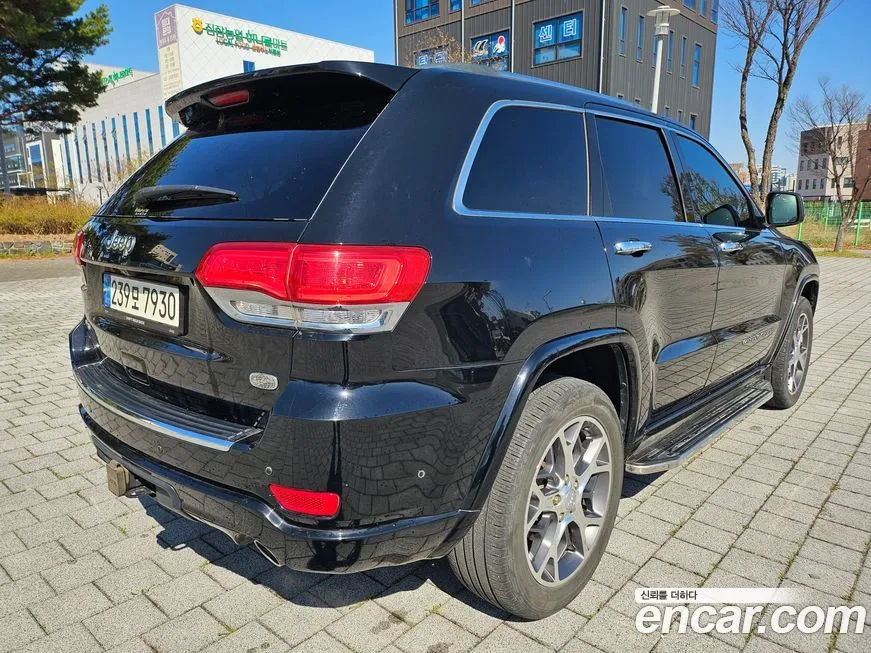 Jeep Cherokee — фото 7