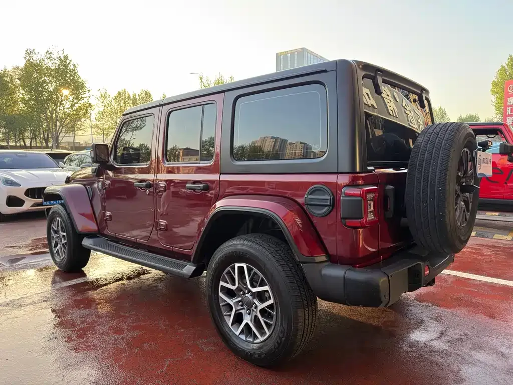 Jeep Wrangler PHEV — фото 8