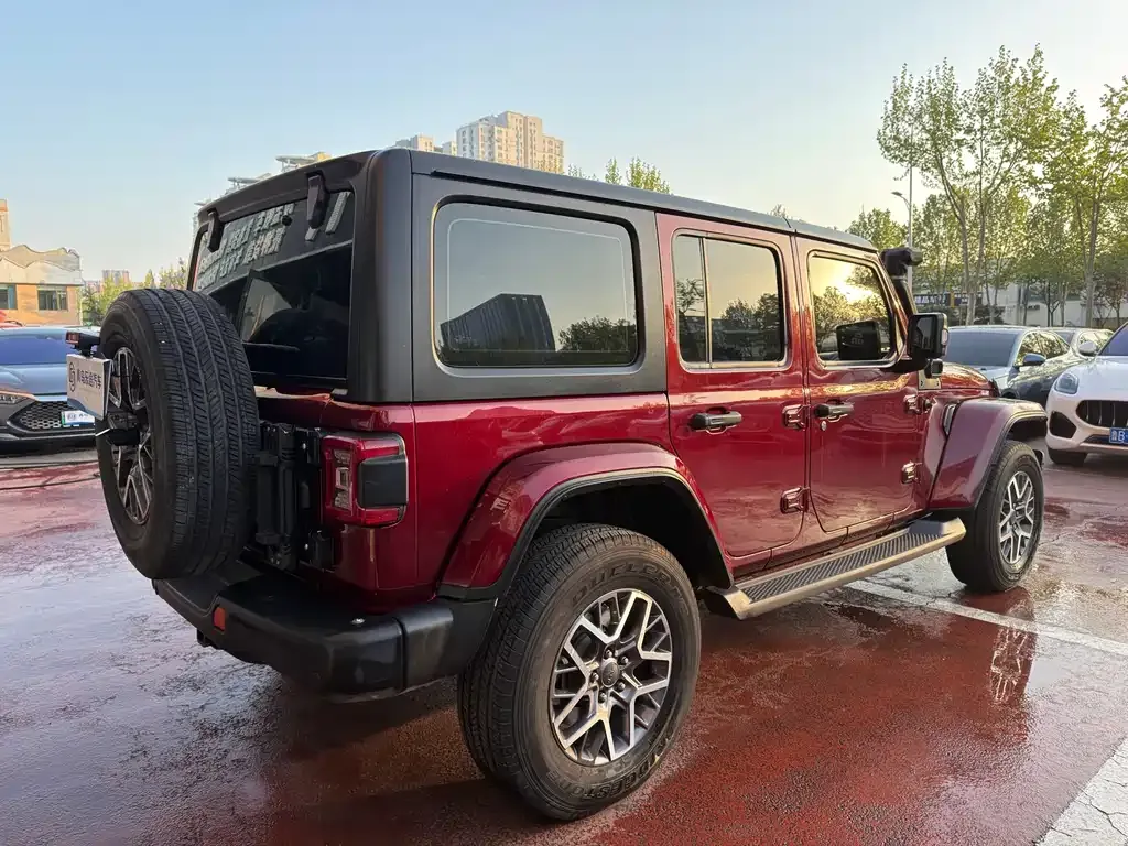 Jeep Wrangler PHEV — фото 6