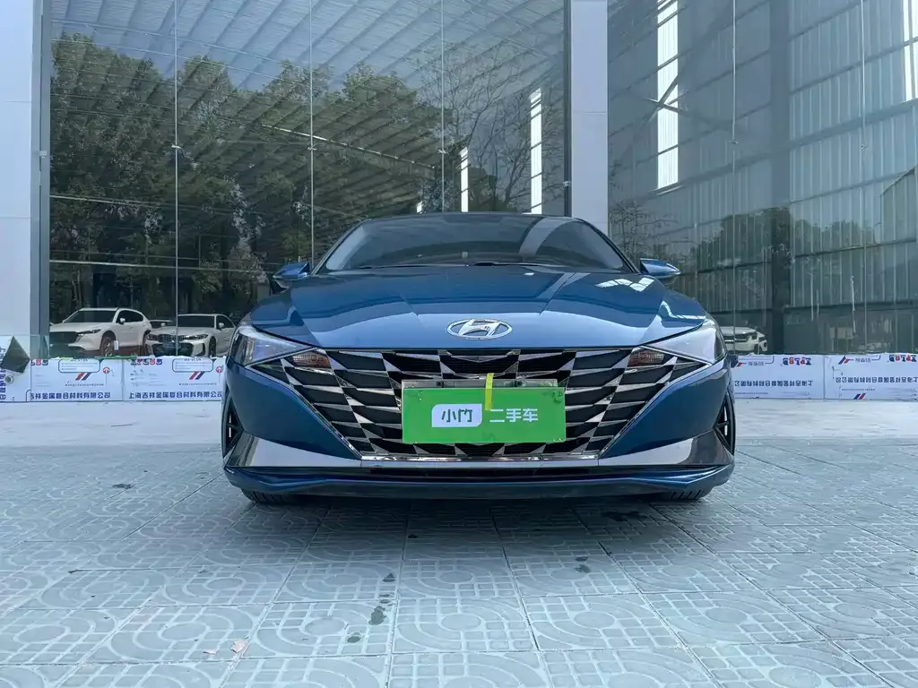 Hyundai Elantra — фото 5