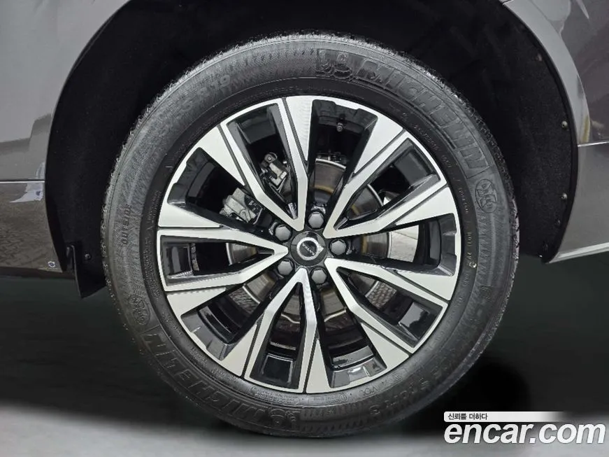 Volvo XC60 — фото 9