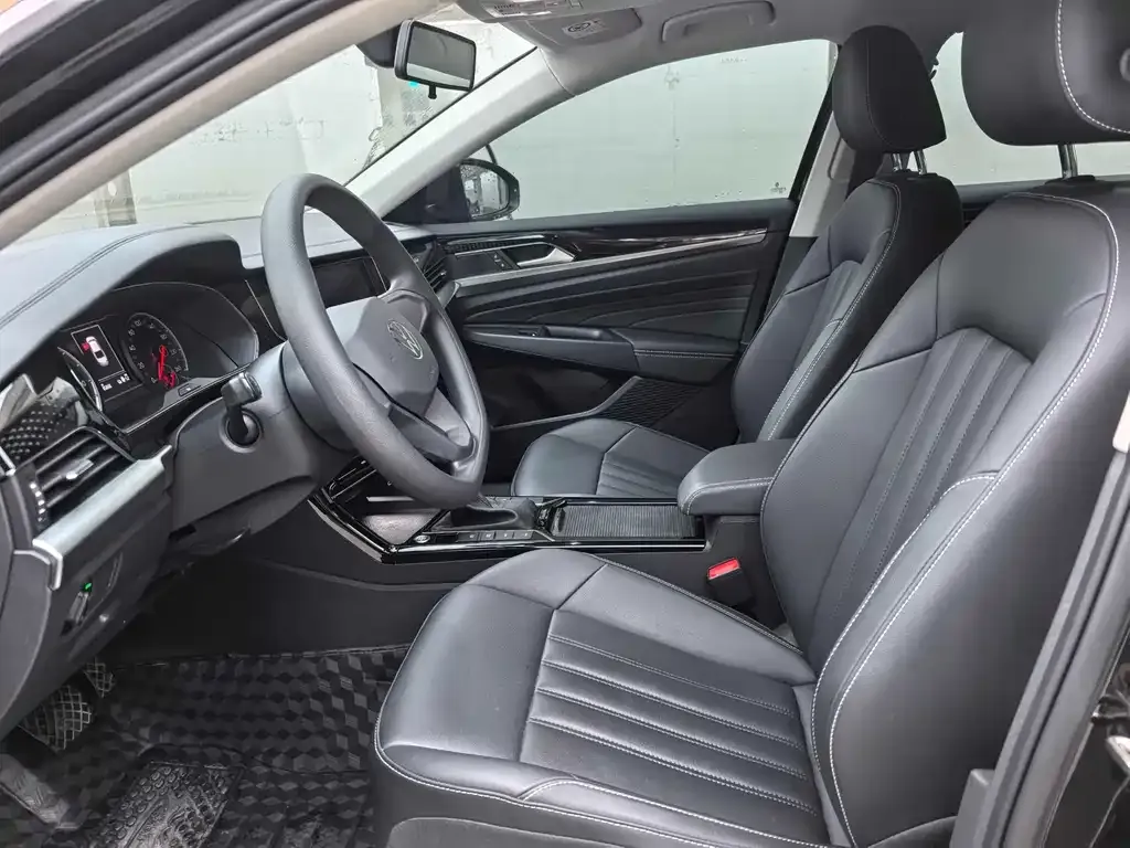 Volkswagen Passat New Energy — фото 8