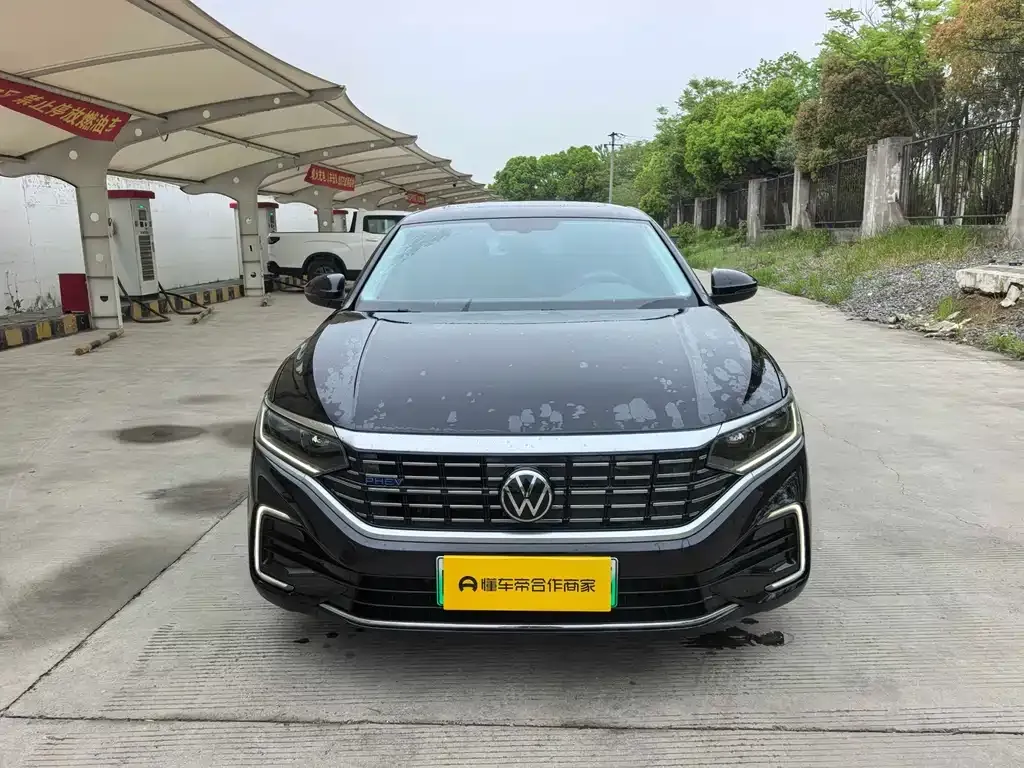 Volkswagen Passat New Energy — фото 2
