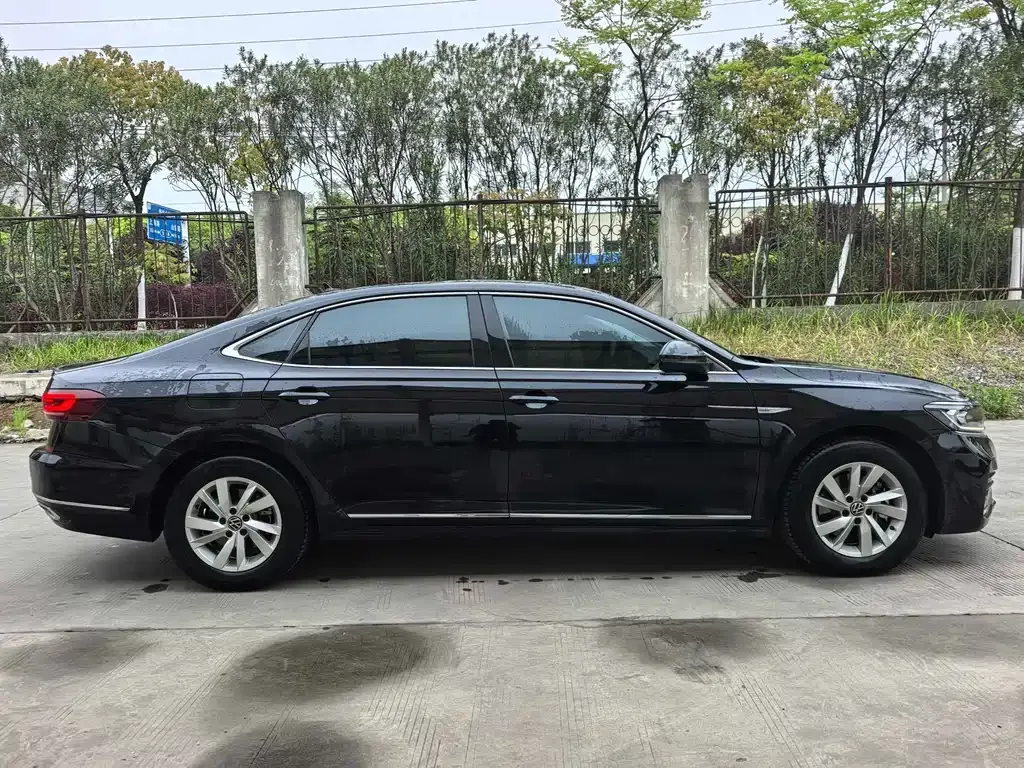 Volkswagen Passat New Energy — фото 10