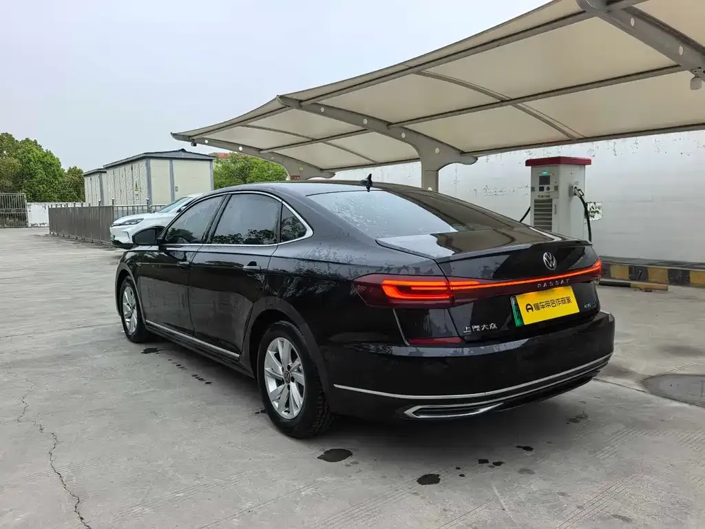 Volkswagen Passat New Energy — фото 7