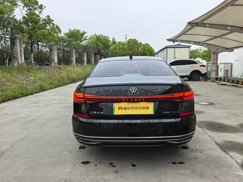 Volkswagen Passat New Energy — фото 4
