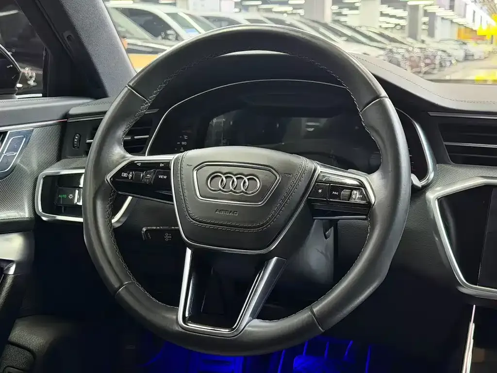 Audi A6L — фото 5