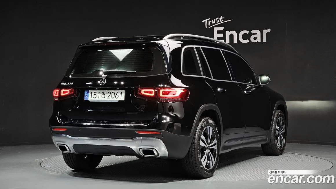 Mercedes-Benz GLB-Class — фото 2