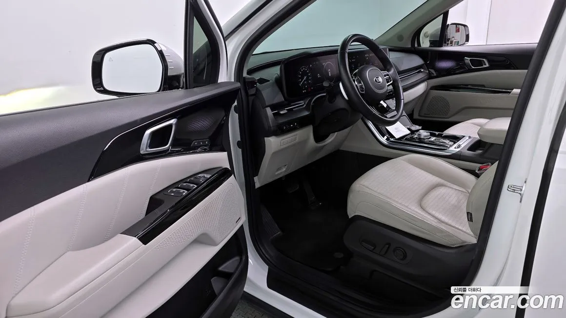 Kia Carnival — фото 10