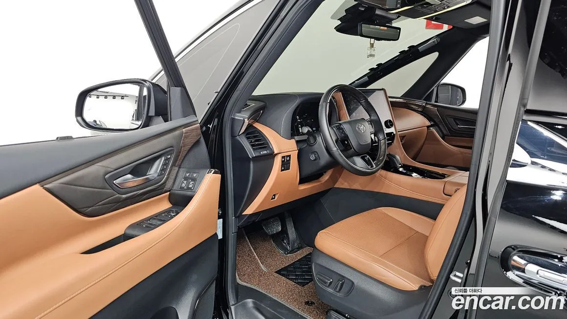 Toyota Alphard — фото 7