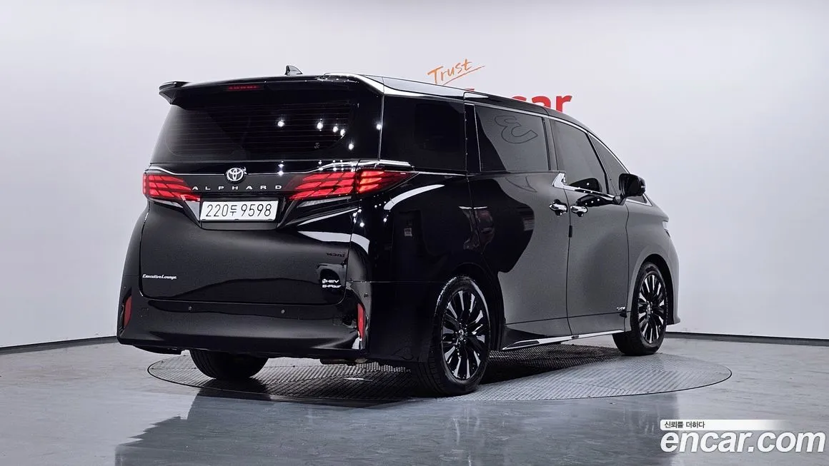 Toyota Alphard — фото 3