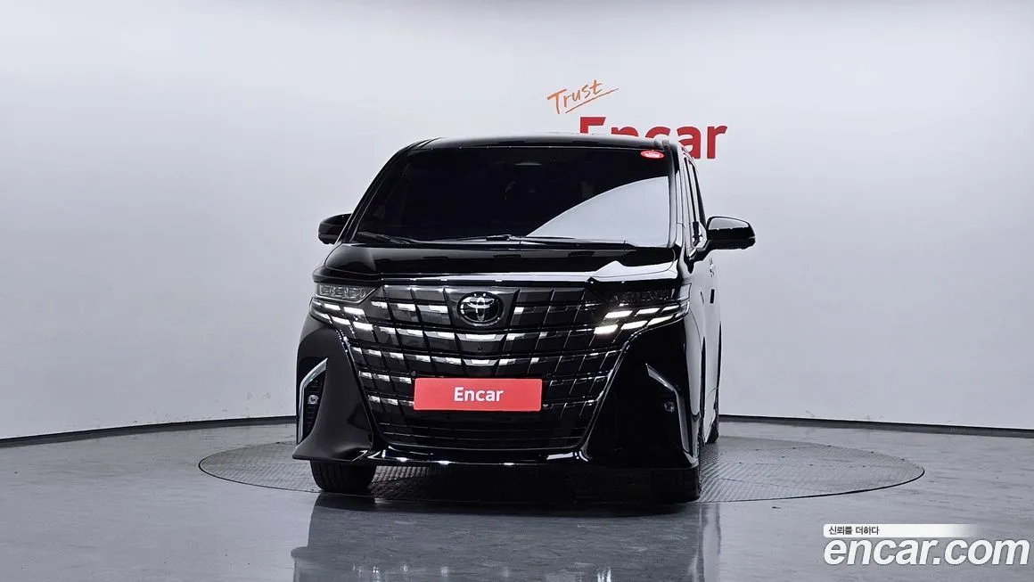 Toyota Alphard — фото 4