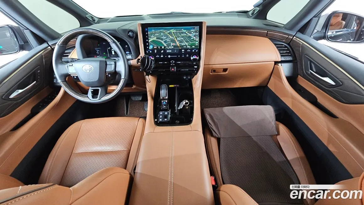 Toyota Alphard — фото 9
