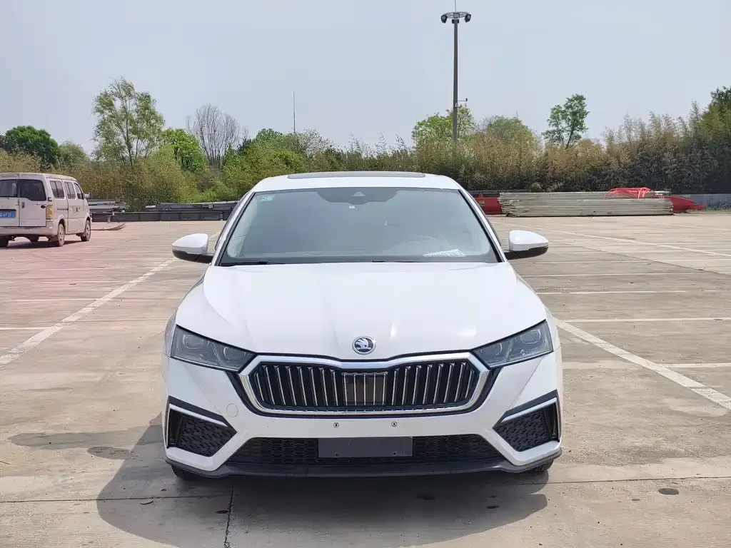 Skoda Octavia — фото 9