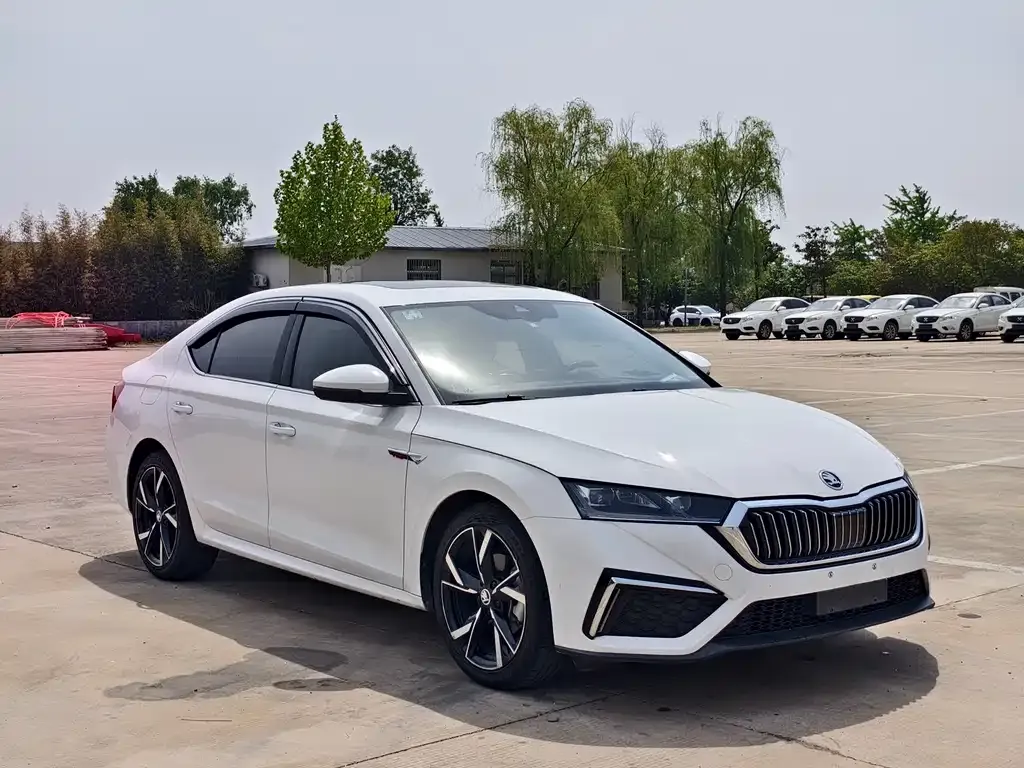 Skoda Octavia — фото 4
