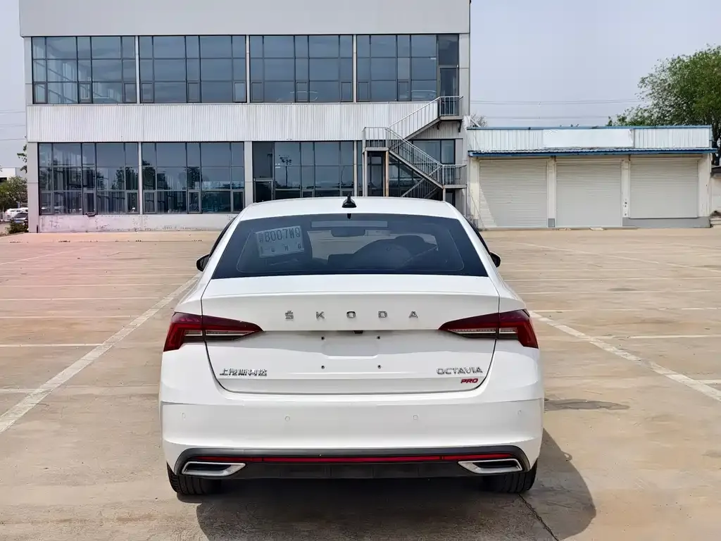 Skoda Octavia — фото 3