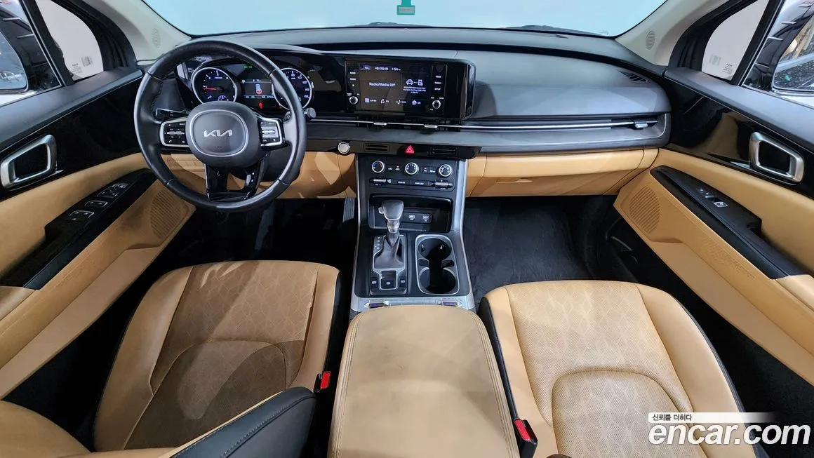 Kia Carnival — фото 10