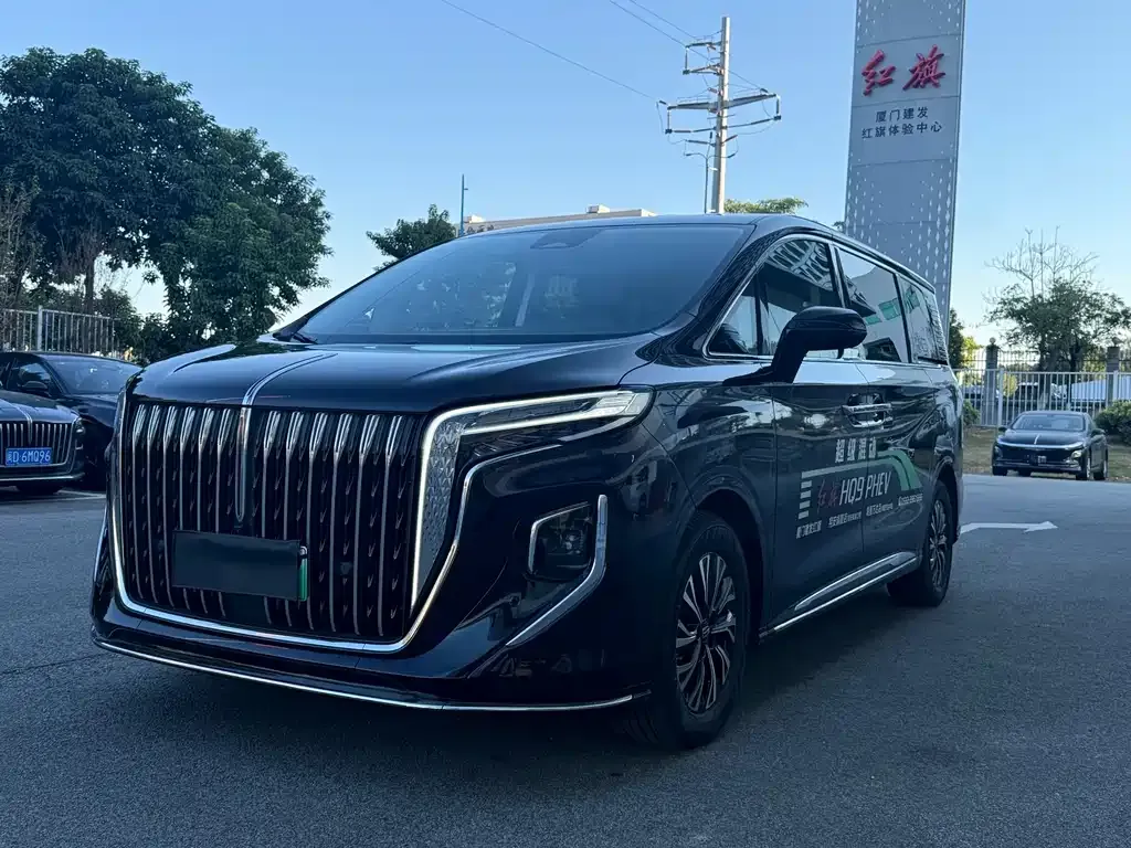 Hongqi HQ9 — фото 1