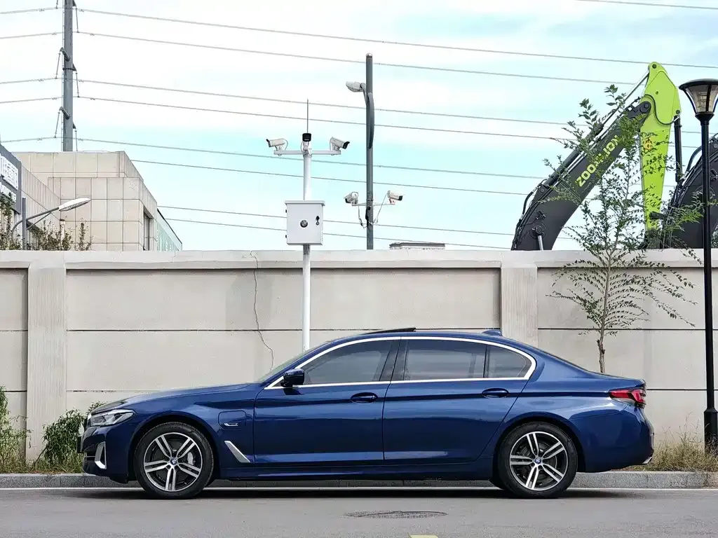 BMW 5 Series New Energy — фото 3