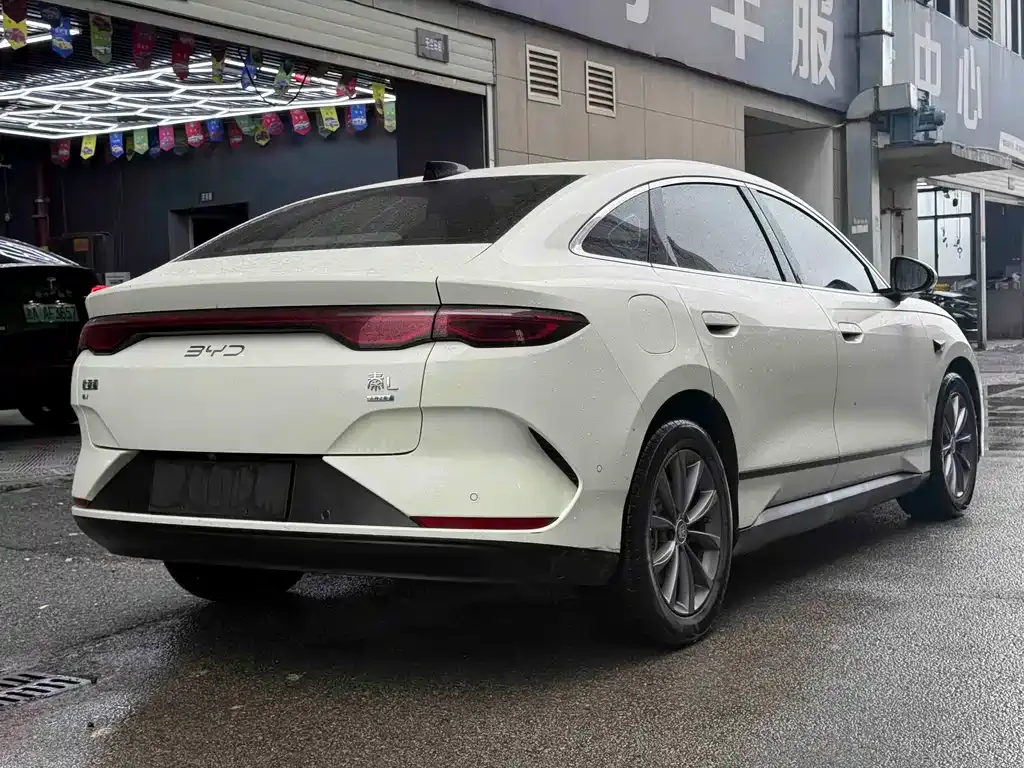 BYD Qin L — фото 6