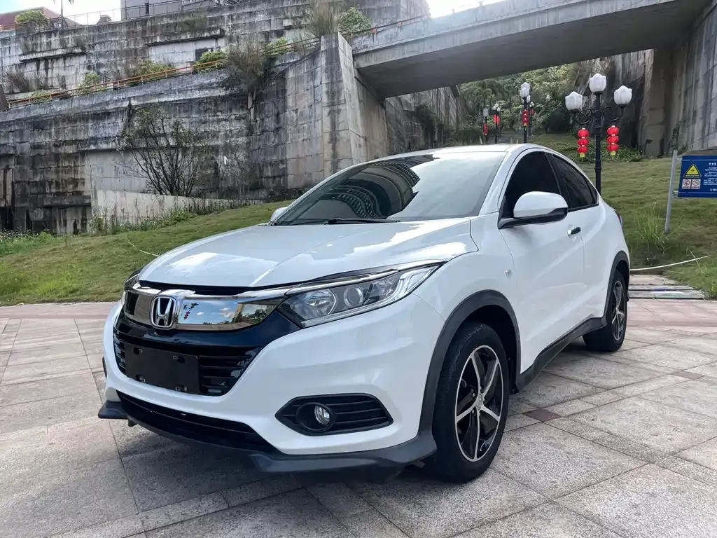 Honda Vezel — фото 1