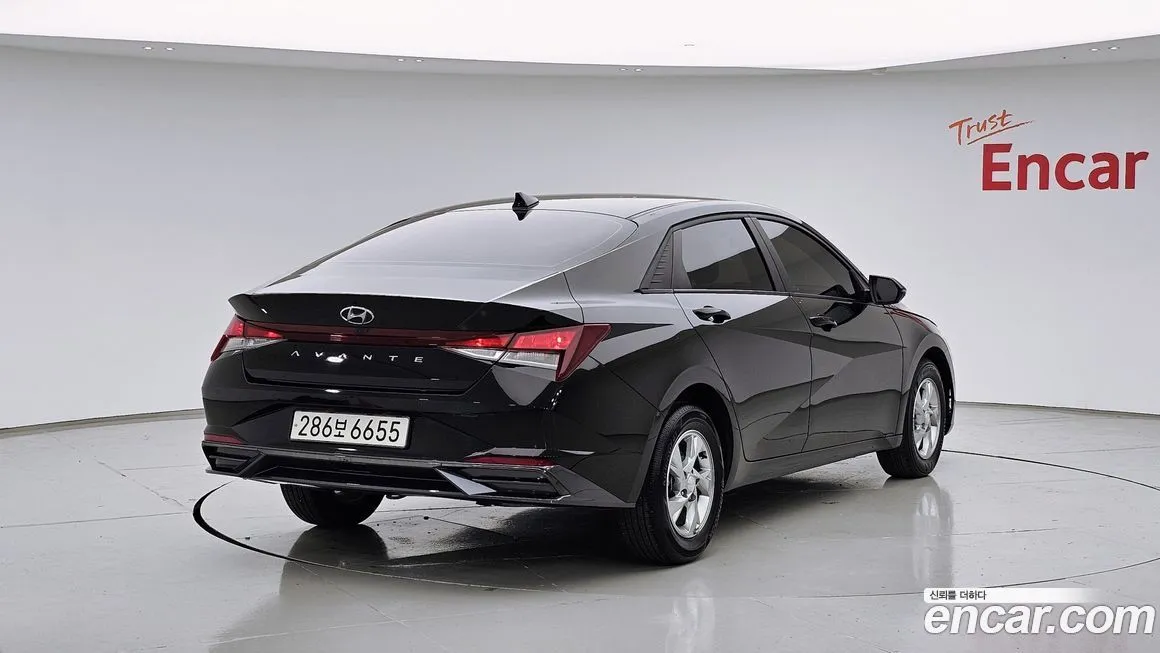 Hyundai AVANTE — фото 3