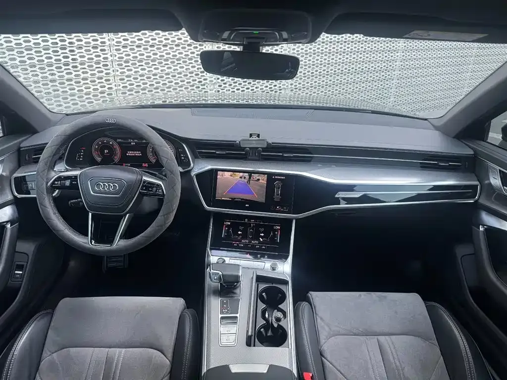 Audi A6L — фото 10